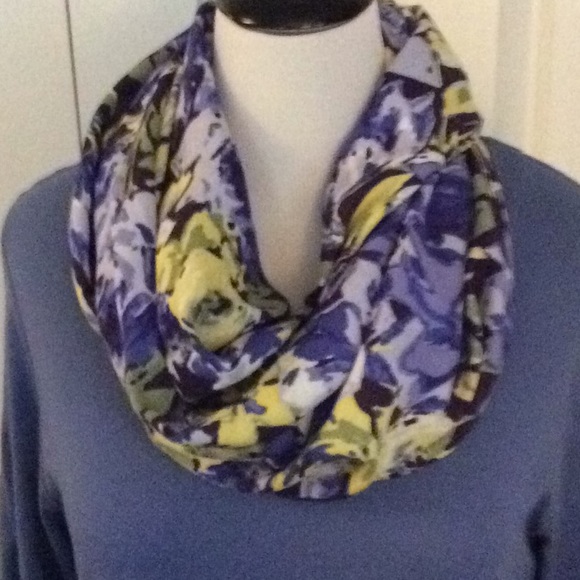 Isaac Mizrahi Accessories - 🆕 Isaac Mizrahi Infinity Scarf Isaac Mizrahi Accessories - 🆕 Isaac Mizrahi Infinity Scarf